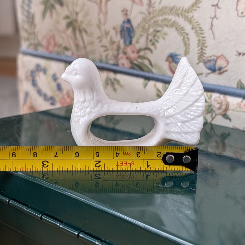 Abbott Chicken Napkin Rings - Picture 9 of 12